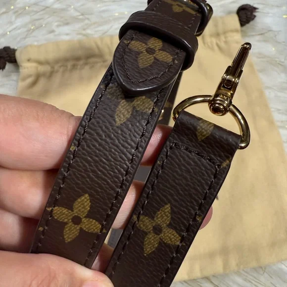 Louis Vuitton Gold Strap Shoulder Strap Monogram Pattern W/ Dustbag - Picture 11 of 16
